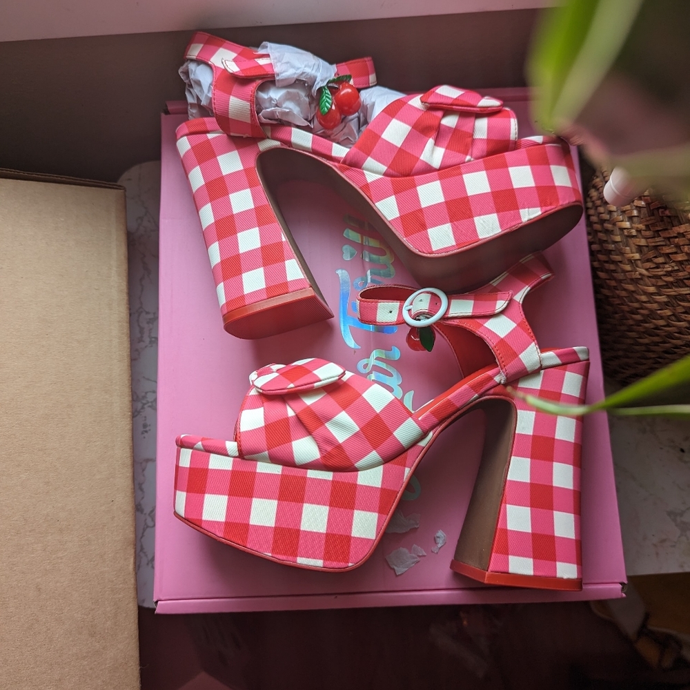 New - sugar thrillz gingham coquette discontinued kawaii cherry pinup heels